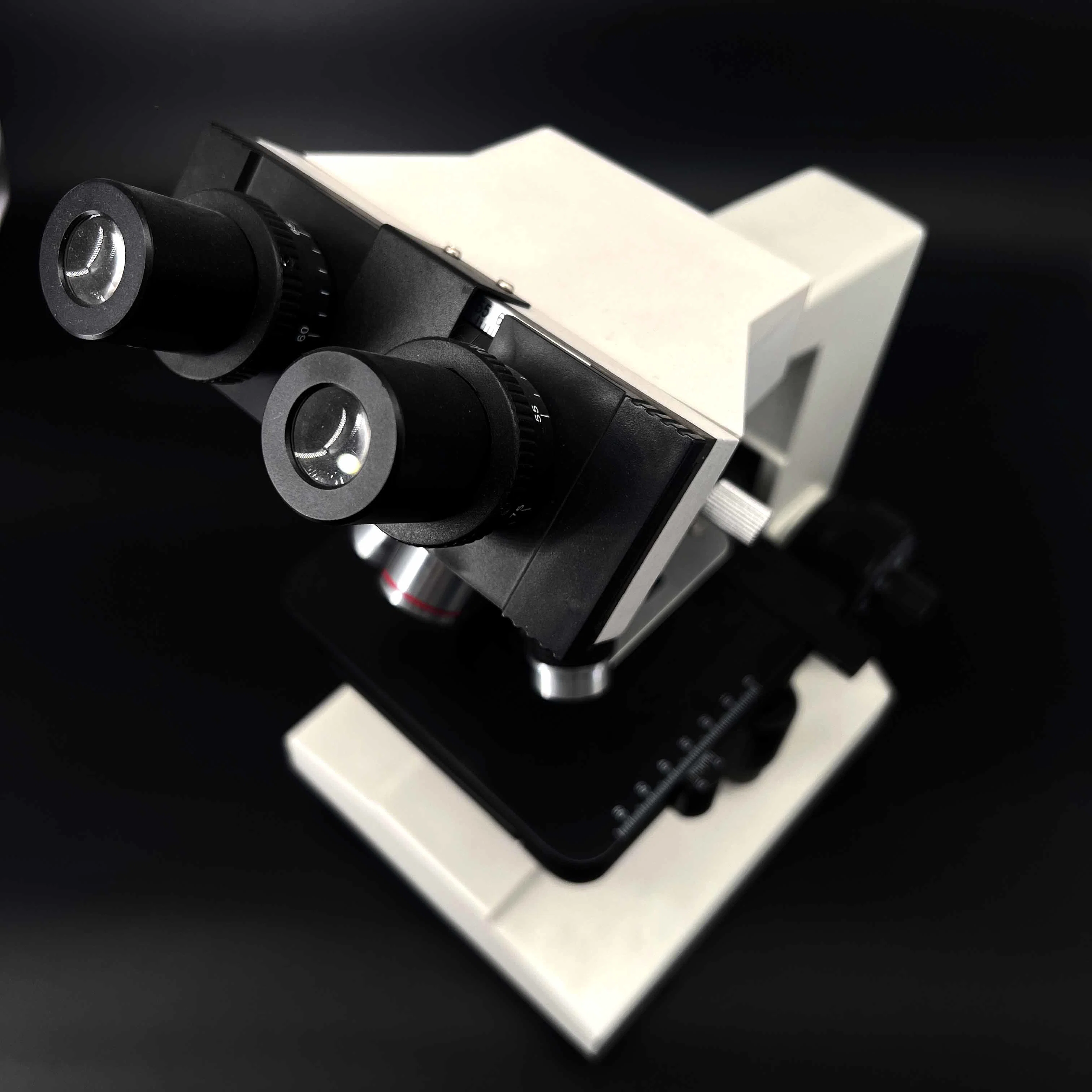 Ht-0348 Hiprove Brand Cx40 Series Biological Microscope