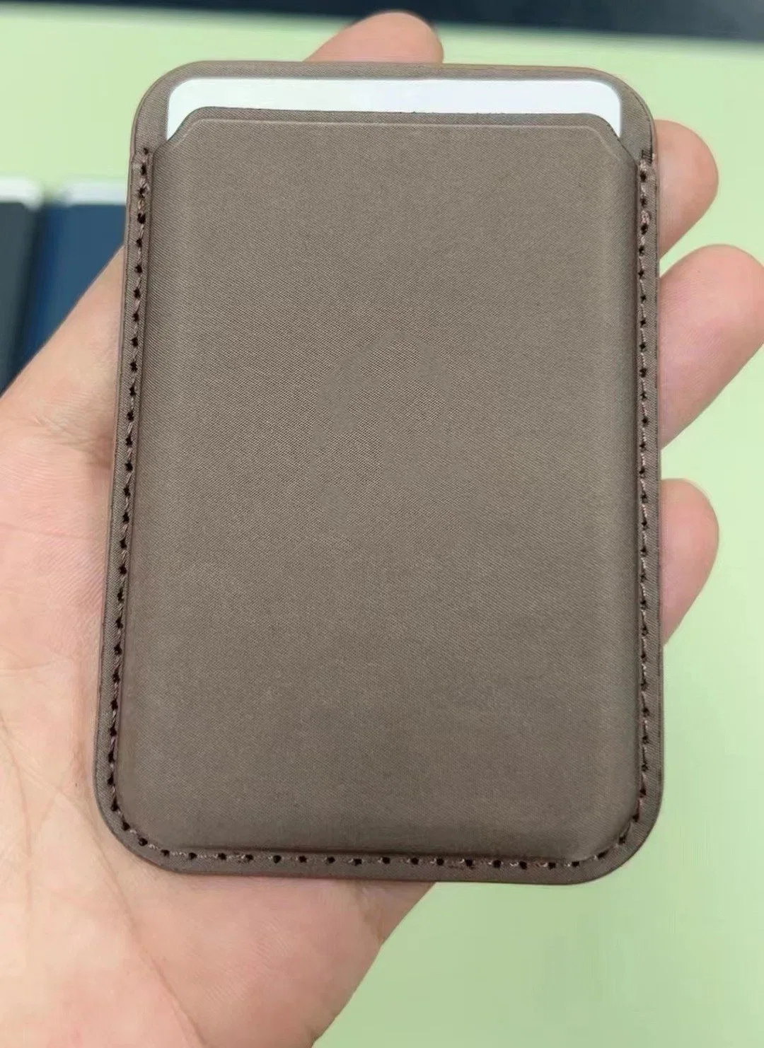 Bestseller Magnetic Leather Phone Wallet Leder Wallet Magnetic Button Kartenhalter Magnet Wallet für iPhone 13, 14, 15