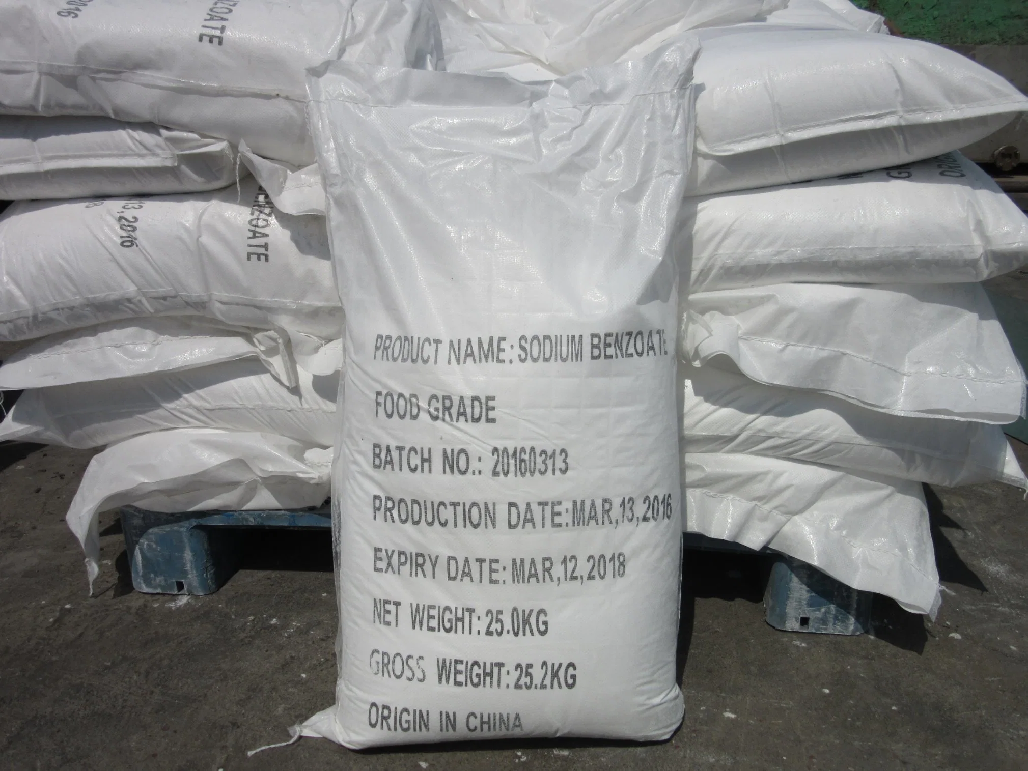 Tianjia Wholesale/Supplier Food Grade Benzoate de sodium Acide benzoïque Prix Sel de sodium Agent de conservation des aliments E211