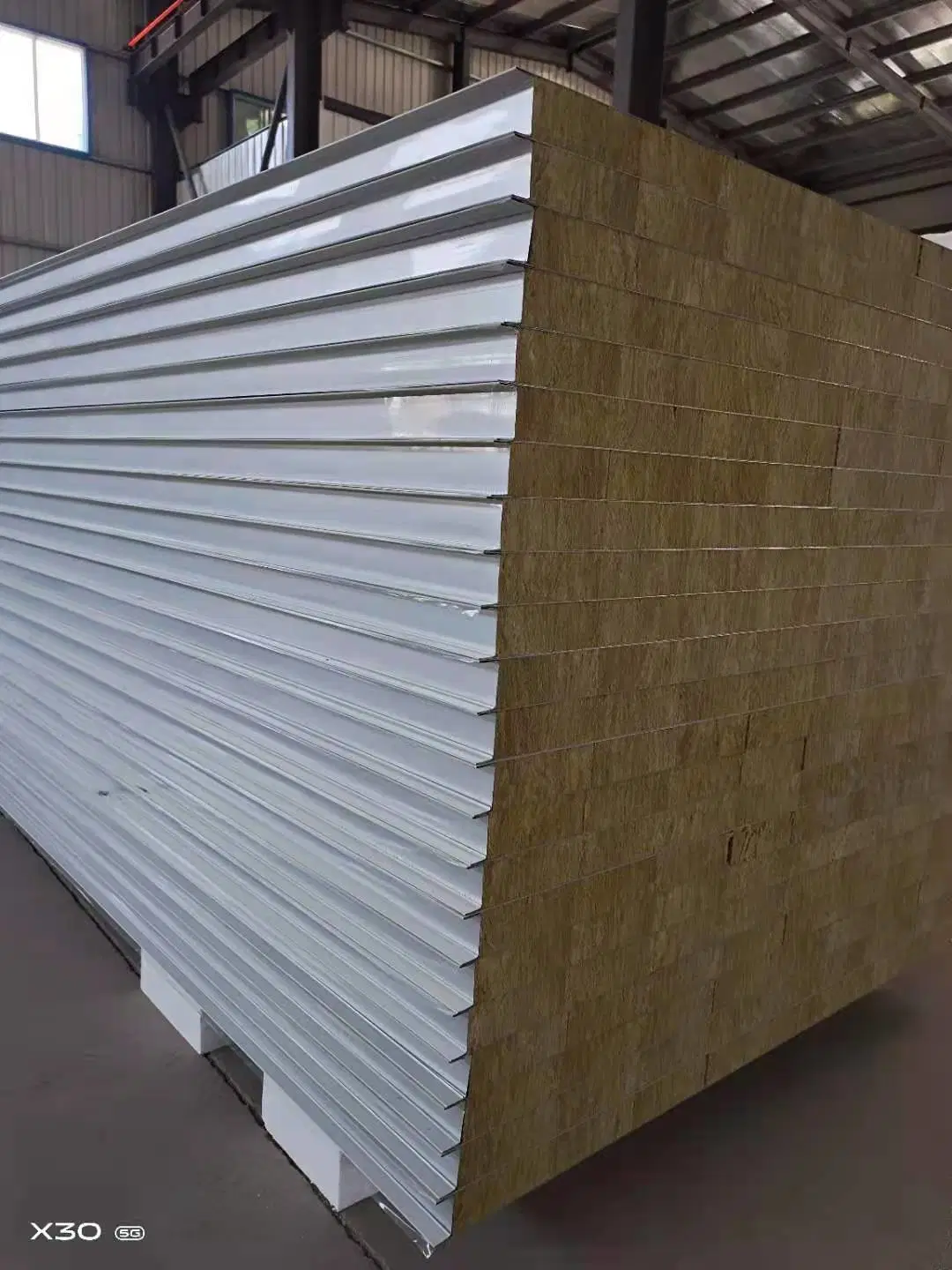 50mm 75mm 100mm EPS Stahl Matel Wand Sandwich Panel