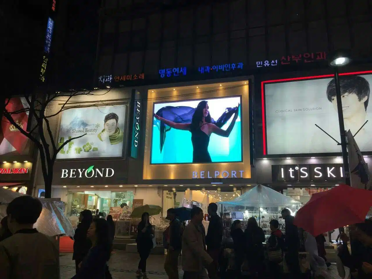 Front and Back Service M Serial Outdoor LED Display Advertisement