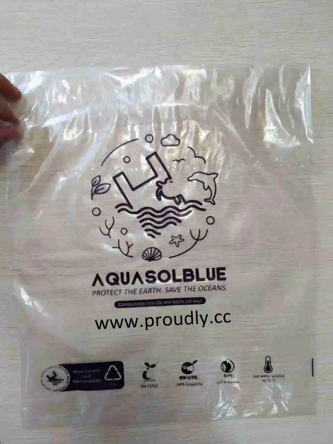 Eco-Friendly Biodegradable Water Soluble Plastic Packing Storage Bags for Clothes Packing Clothing Bag of Clothes with ISO9001: 2015 Certified