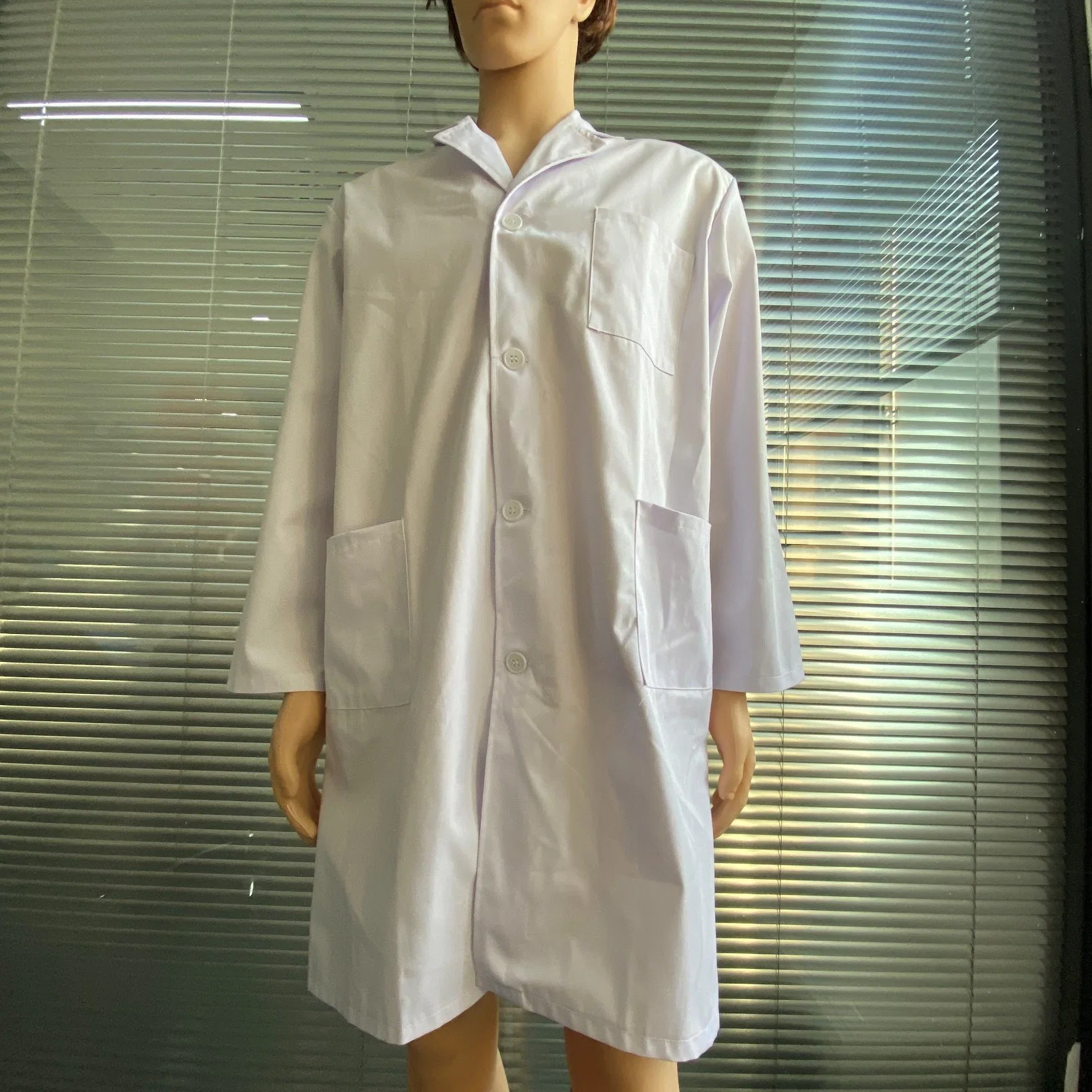Púrpura claro Manga Larga Bata de laboratorio de uniformes del personal las prendas de vestir