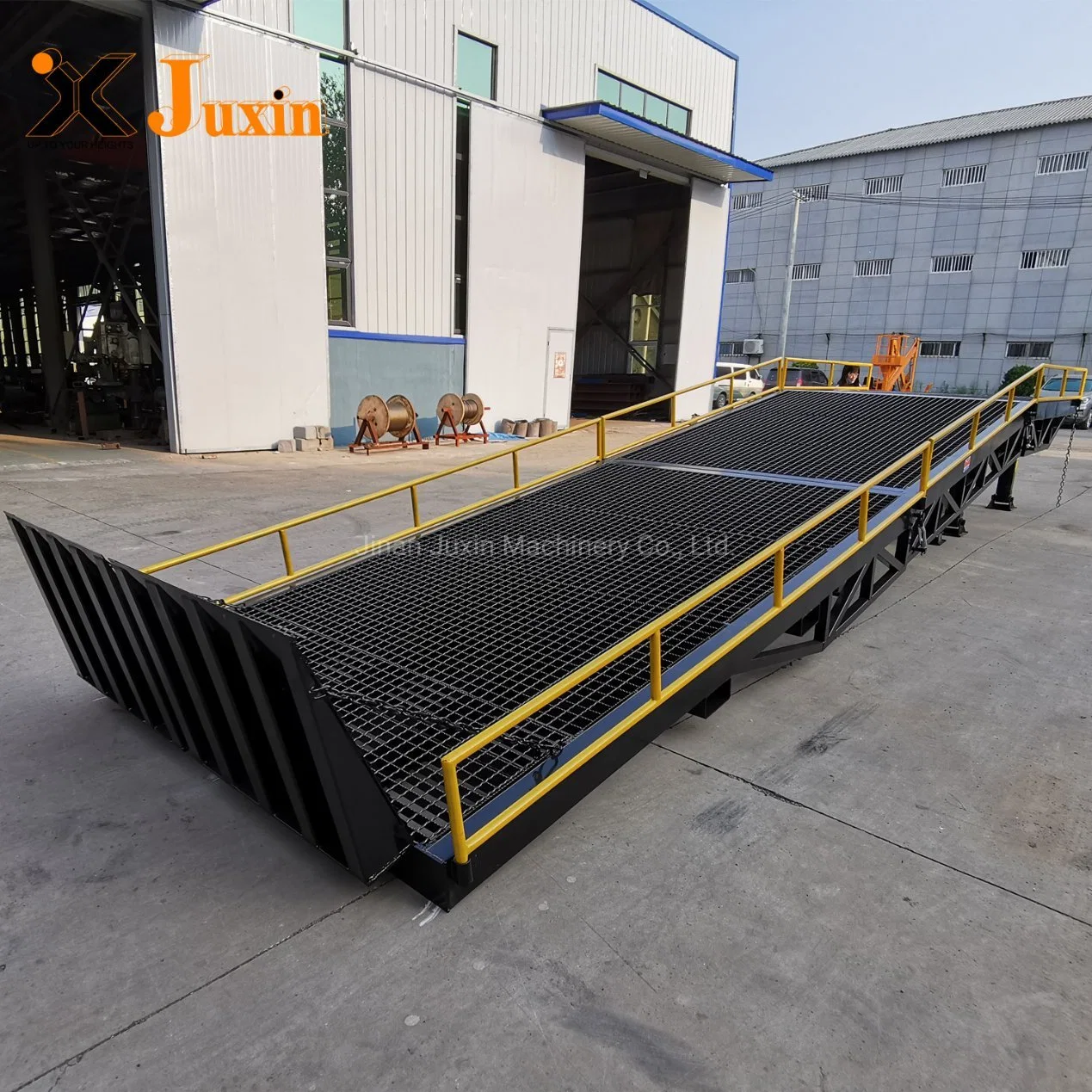 Manual or Electrical Portable Loading Dock Leveler Mobile Yard Ramp