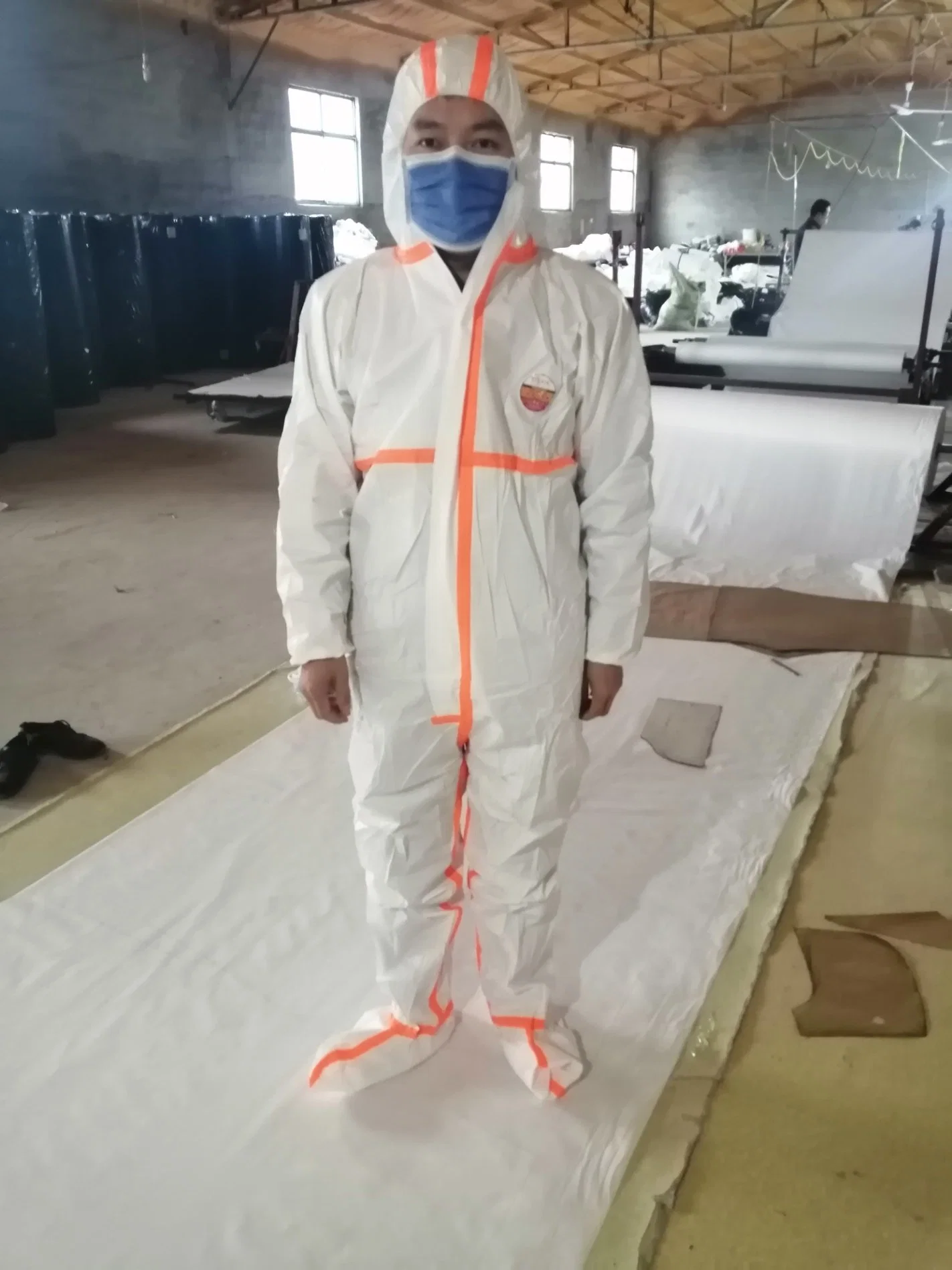 Industry Safety Protective Clothing Waterproof Plastic Disposable Body Suit Personal Disposable Chemical Protective Safety Suit