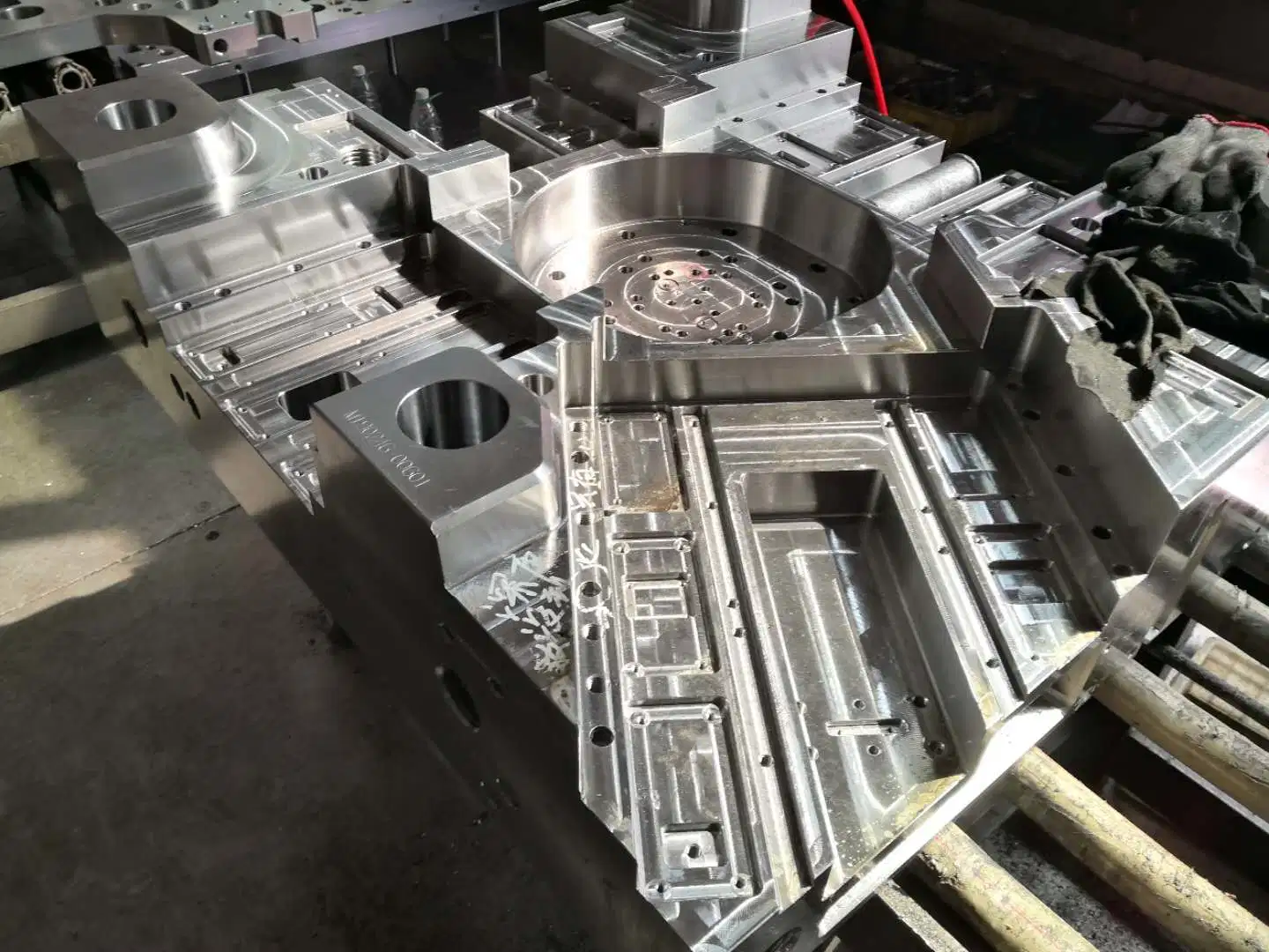 2023 Factory Direct Manufacturer Fulling All Kinds Non-Standard Plastic Tool Mold Base Auto Mould Base for Plastic Precision Die-Casting Mold with OEM Service