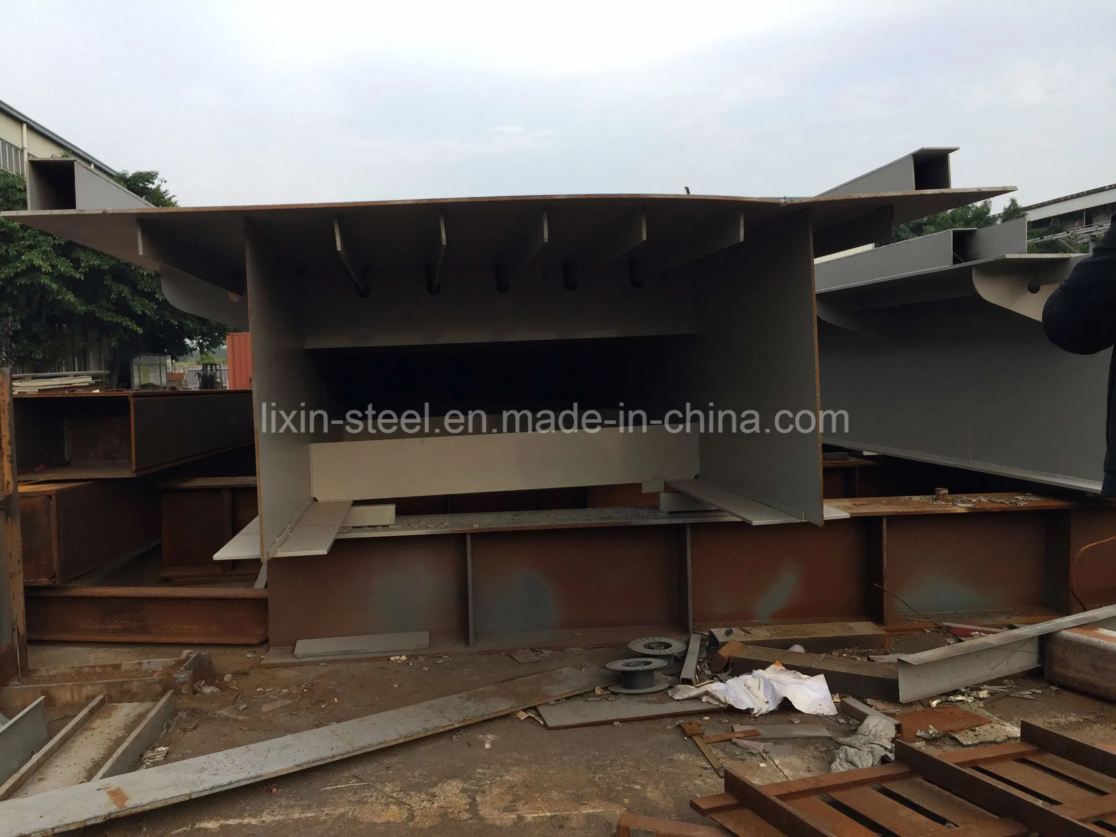 Prefabricated Steel Structure Professional Foot Bridge with Steel Deck Flooring