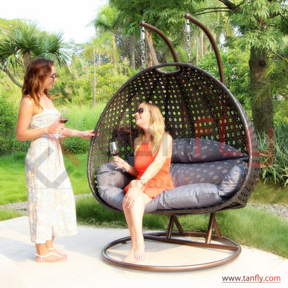 Cadeira de Ovo Pátio de alta qualidade com jardim de ratã e duas rodas Cadeira de baloiço suspensa