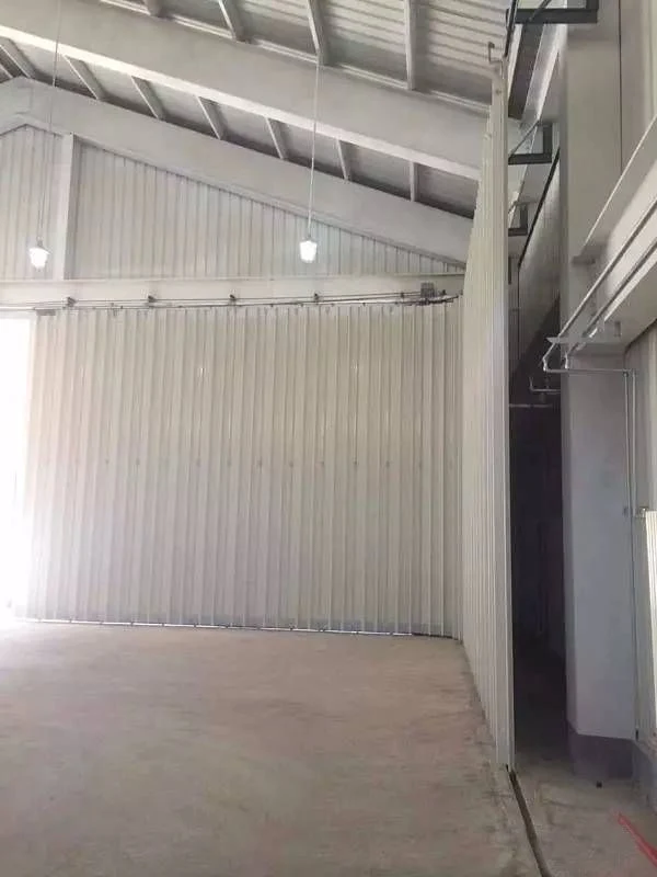 Side-Rotating Hangar Door Is Used in Small and Medium-Sized Hangars