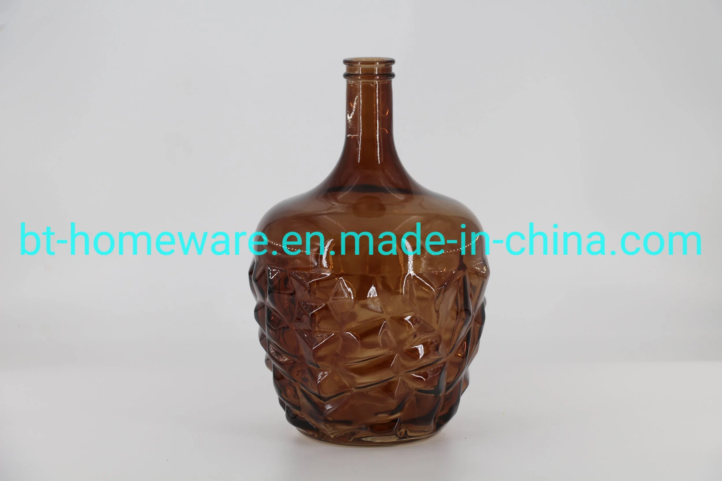 Wholesale/Supplier Hand Made Nordic Simple Potted Narrow-Mouth Diamond Relief Brown Glass Vase Flower Arrangement Hydroponic Floor Glass Vase for Home Decoration