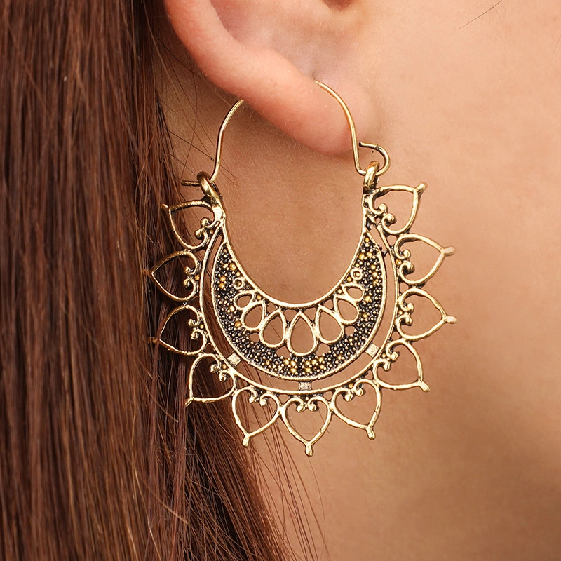 Simple Design Spider Web Semicircle C Shape Carving Water Drops Earrings