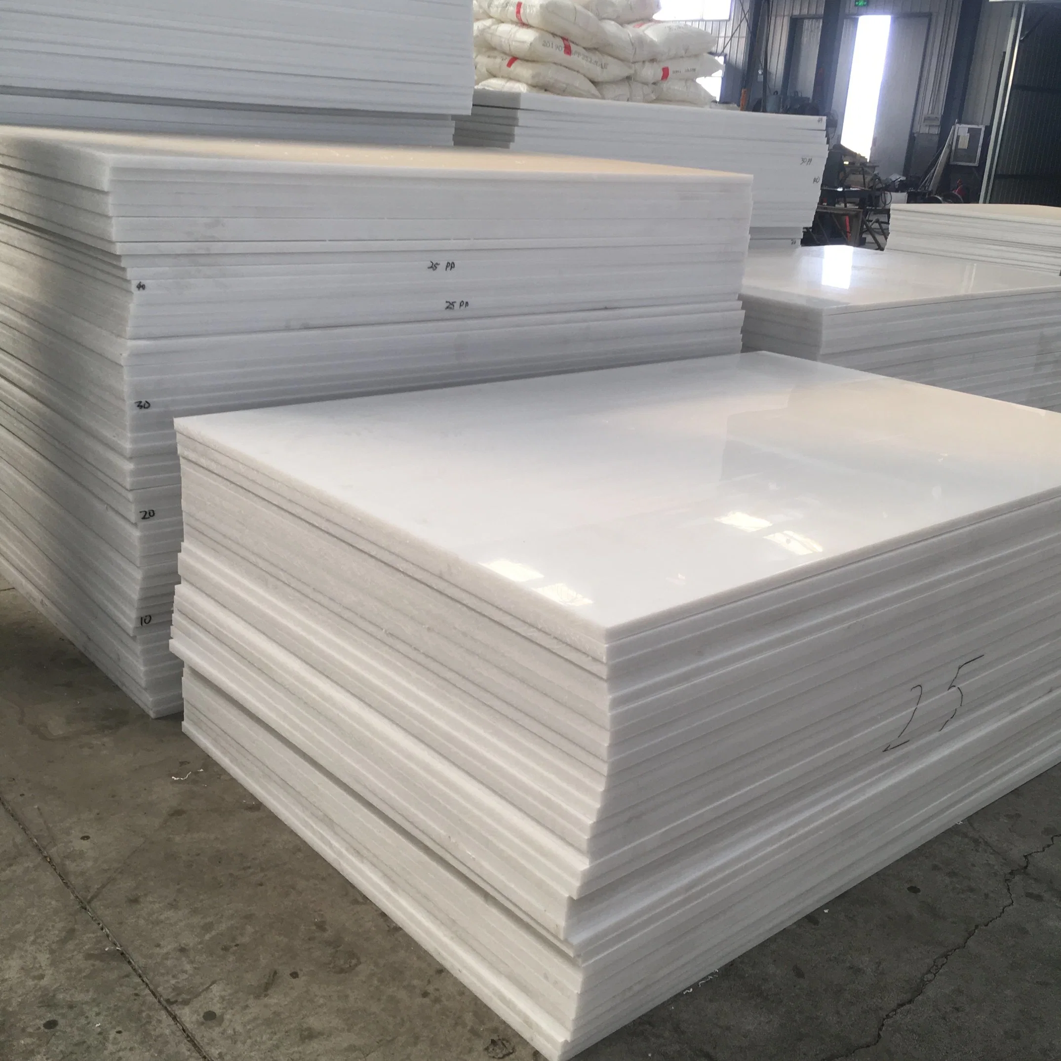 Wholesale/Supplier 100% HDPE Plastic Sheet 20mm Hard Plastic Board