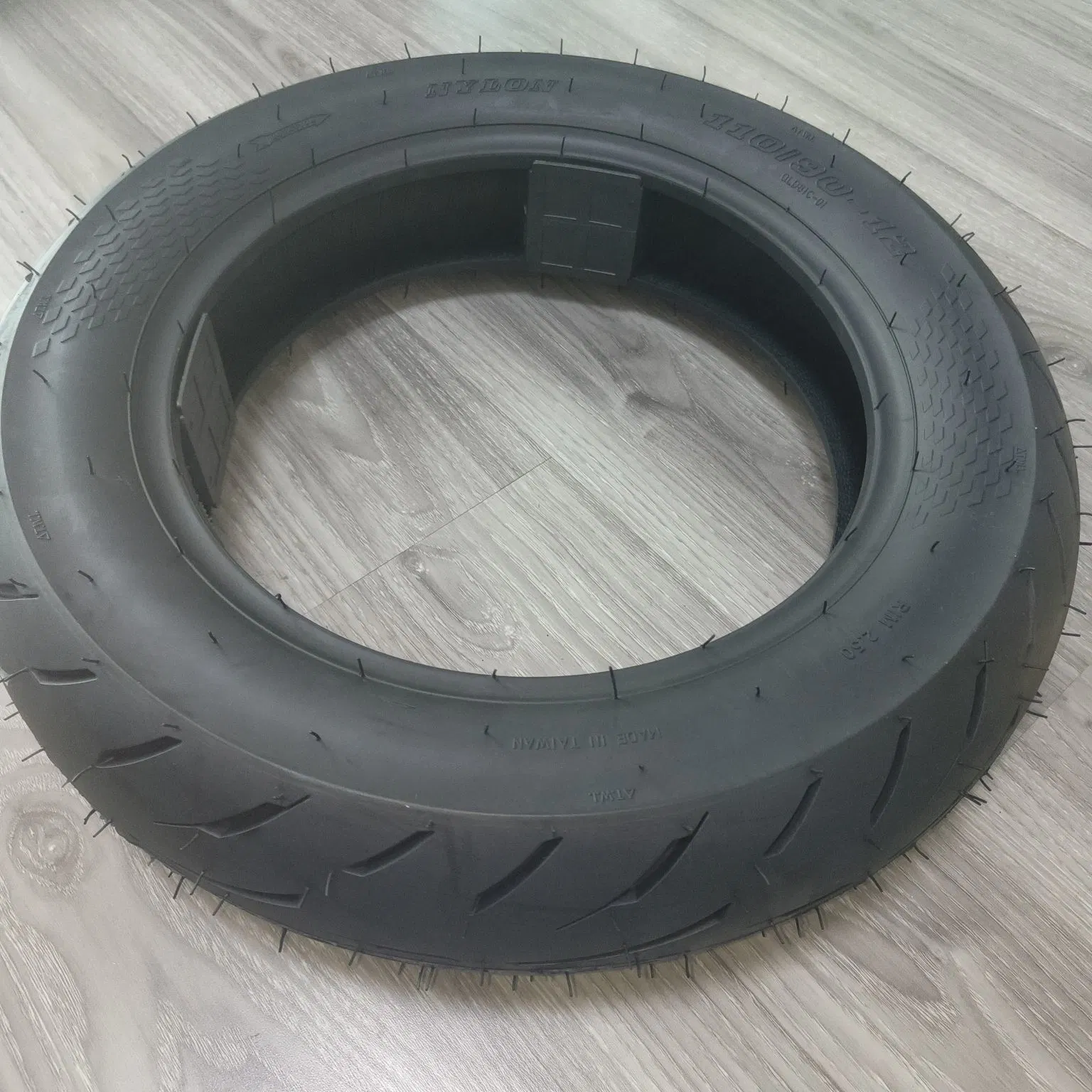 Motorcycle Tyre Radial Style Vacuum Tyre