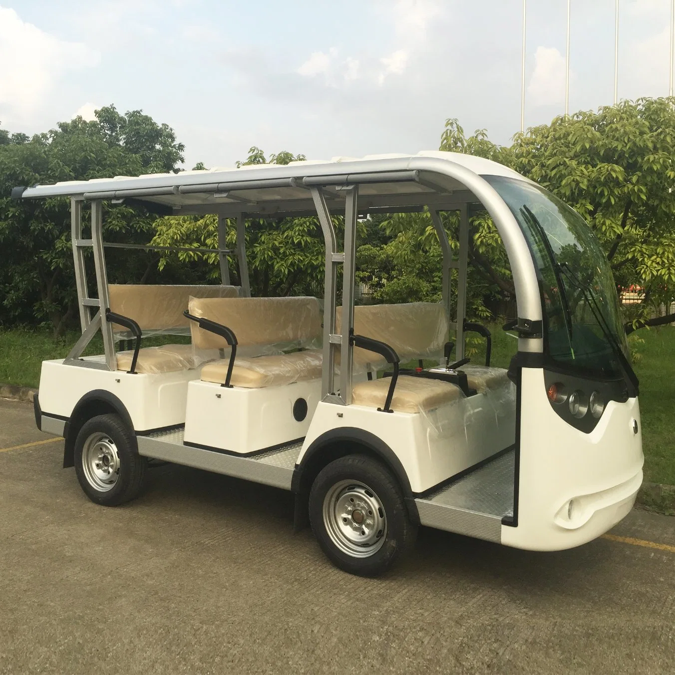 Four Wheels Low Speed 48V/4kw Motor Long Durability Electric Sightseeing Bus Lt-S8