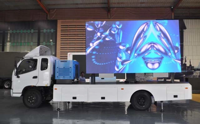 P10 Outdoor Waterproof Full Color Video Advertising LED Display Truck