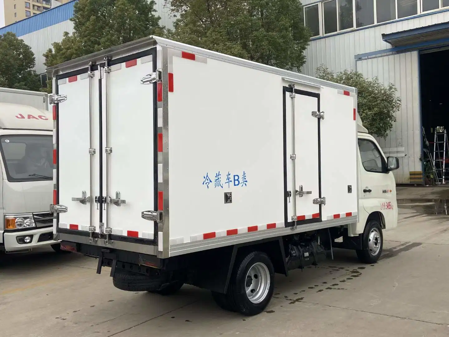 Foton Chassis Brand New 4X2 Drive Reverso Context Freezing-Plate Refrigerator Car Original Factory Small Refrigerator Truck