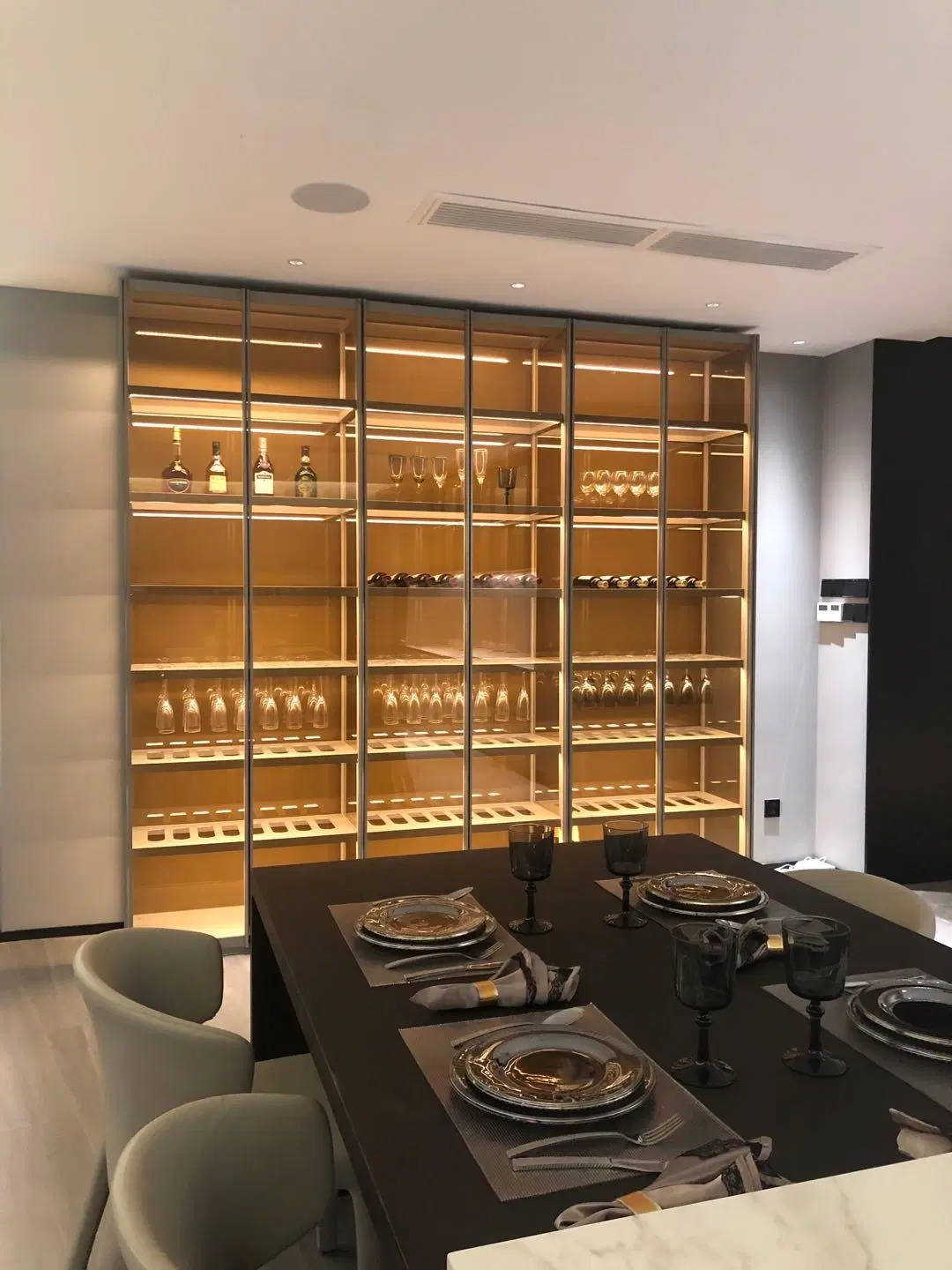 Customized MFC with Glass Wine Display Canibet for Gradevin Furniture