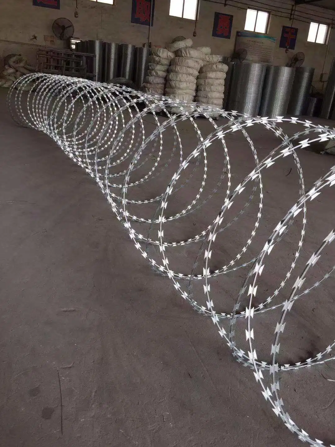 Great Price Barbed Wire Helical Razor Chain Barbed Wire