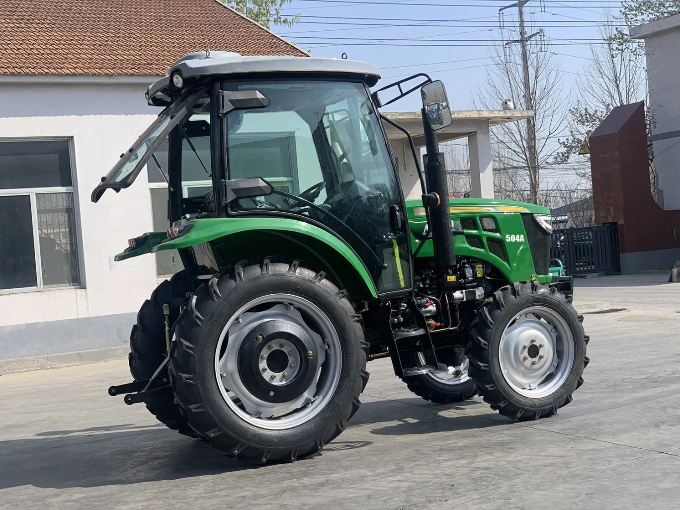 Meilleure qualité et le faible prix chinois 50HP Mini tracteur Compact de machines agricoles petit jardin avec du chargeur sur roues 50HP60HP70HP80HP