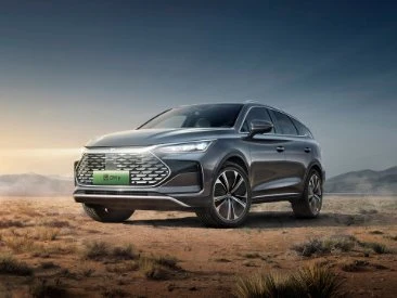 Nueva energía Byd Tang 5 puertas 7 asientos grandes y medianos SUV245HP 635km Negocios 4-Wheel vehículo eléctrico fabricado en China