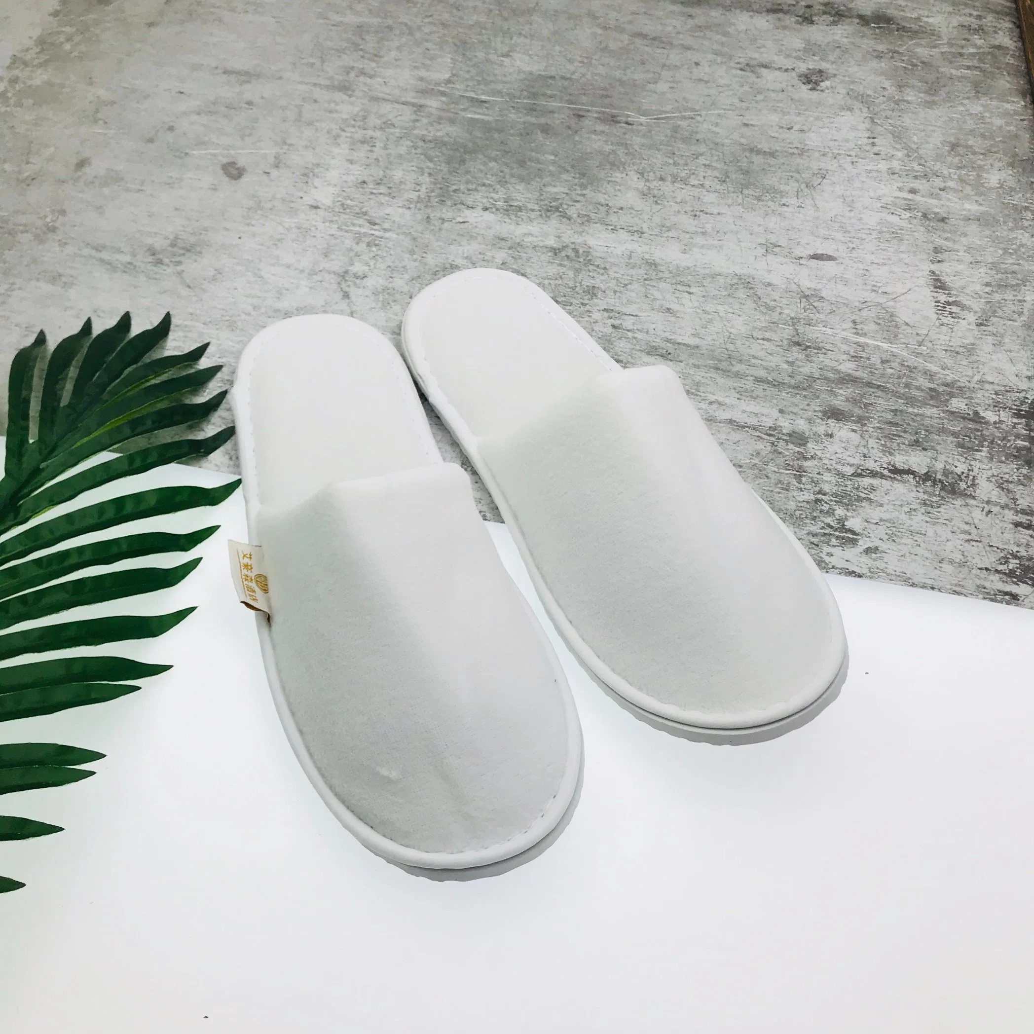 High-Quality Luxury Plush Close-Toe Disposable Portable Hotel Travel SPA Slippers