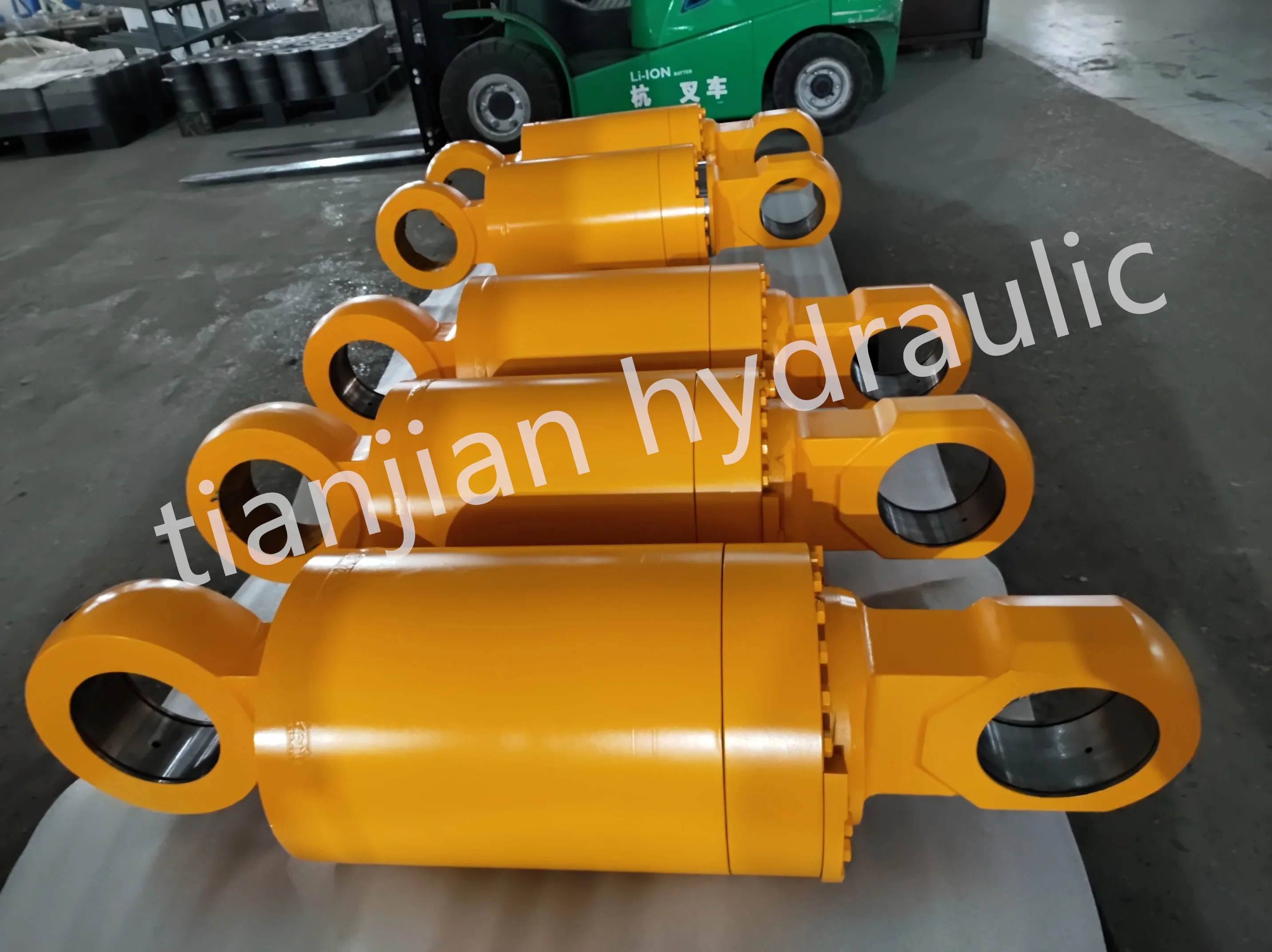 Front Rear Suspension Cylinder Nitrogen Cylinder for Heavy Mining Dump Truck Spare Part Made in China