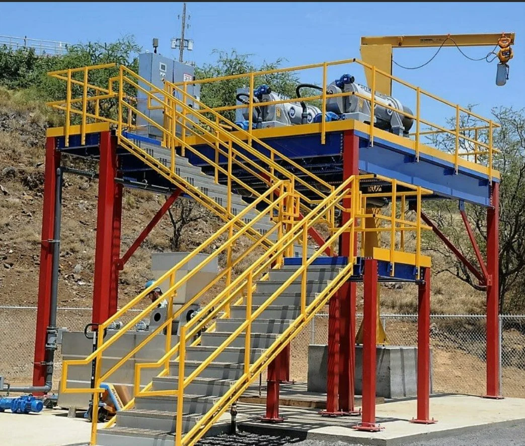 Kundenspezifisches Entwerfen, Das Montage Der Hochleistungs-Stahl-Arbeitsbühnen Macht Und Aluminium Treppen Gehwege für Industriegebiet