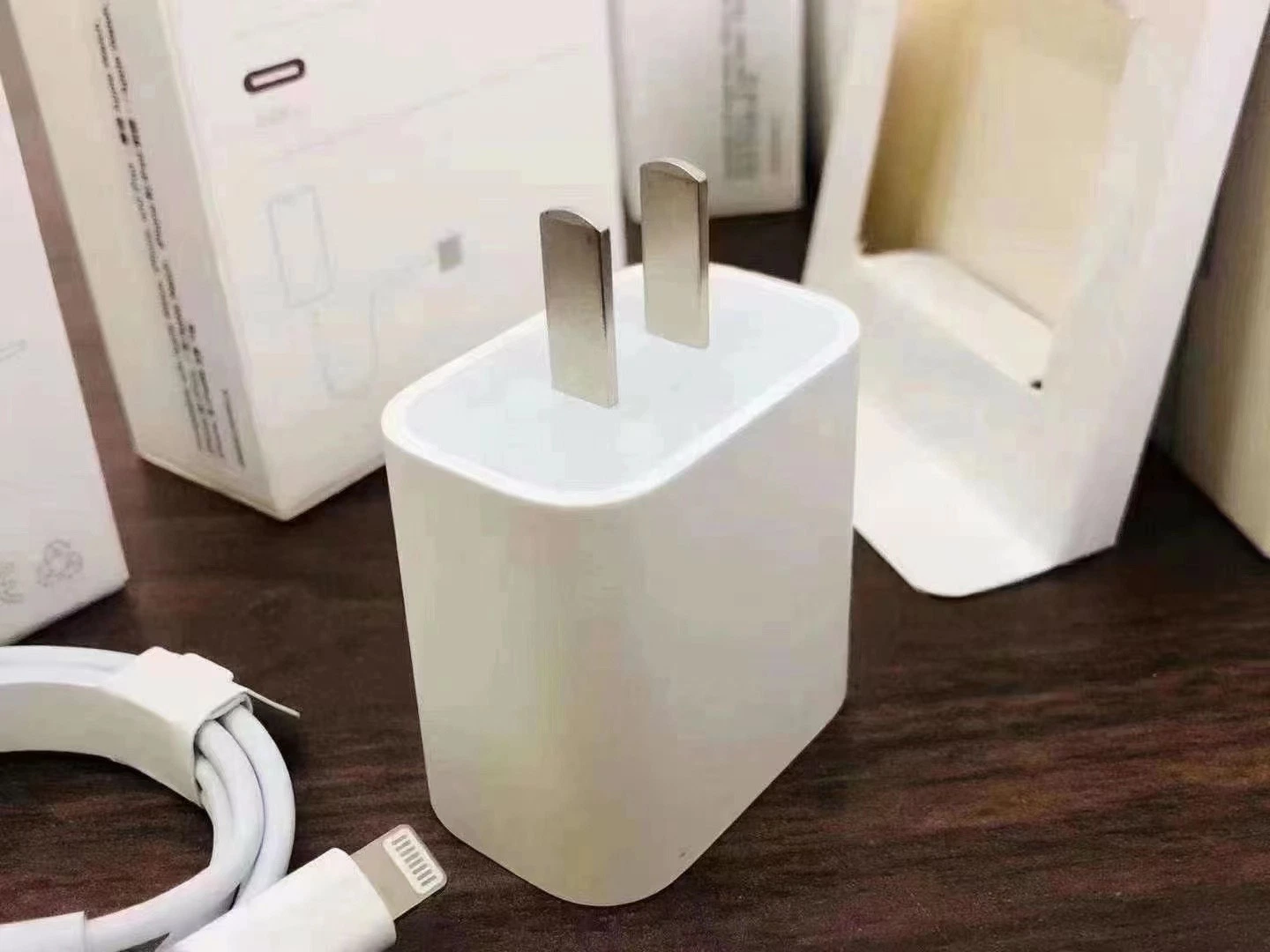 Handy Hochwertige Zubehör China Herstellung Handy Notfall Ladegerät für iPhone Serie Pd 20W Schnellladegerät