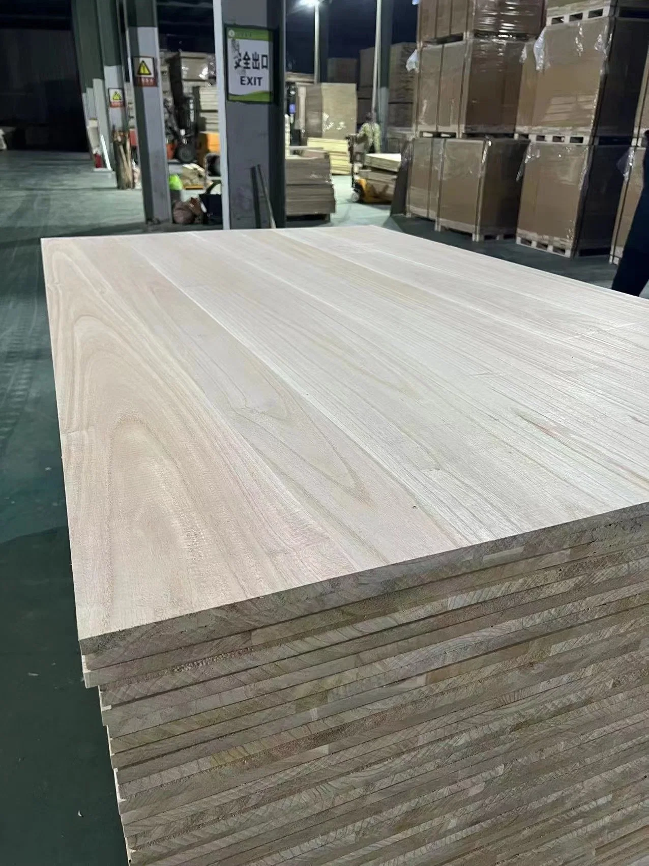 Mejor Venta OEM y ODM dedo de madera de alta calidad Junta de Lumen al por mayor Pino/Paulownia borde Panel de Madera / Finger Joint Tabla/ para decoración