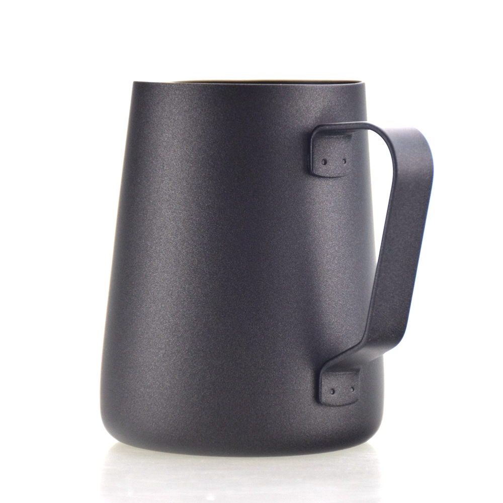 Tasse de café noir lait Pitcher 304 verser sur le pot de café