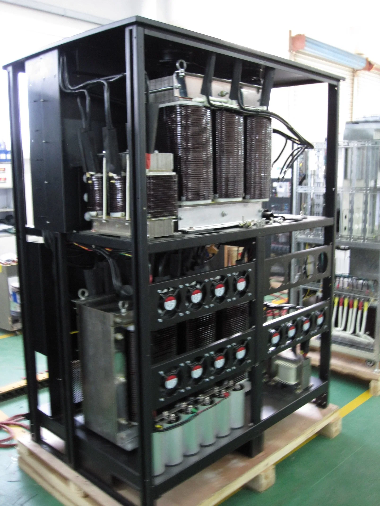 M33-50kVA Three Phase Low Frequency Online Large Power UPS 0.9 Output Power Factor