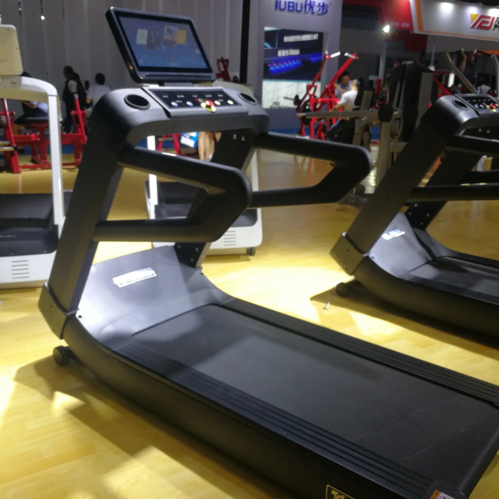 Équipement de fitness (écran tactile) TZ-5000d'un tapis de course Fitness