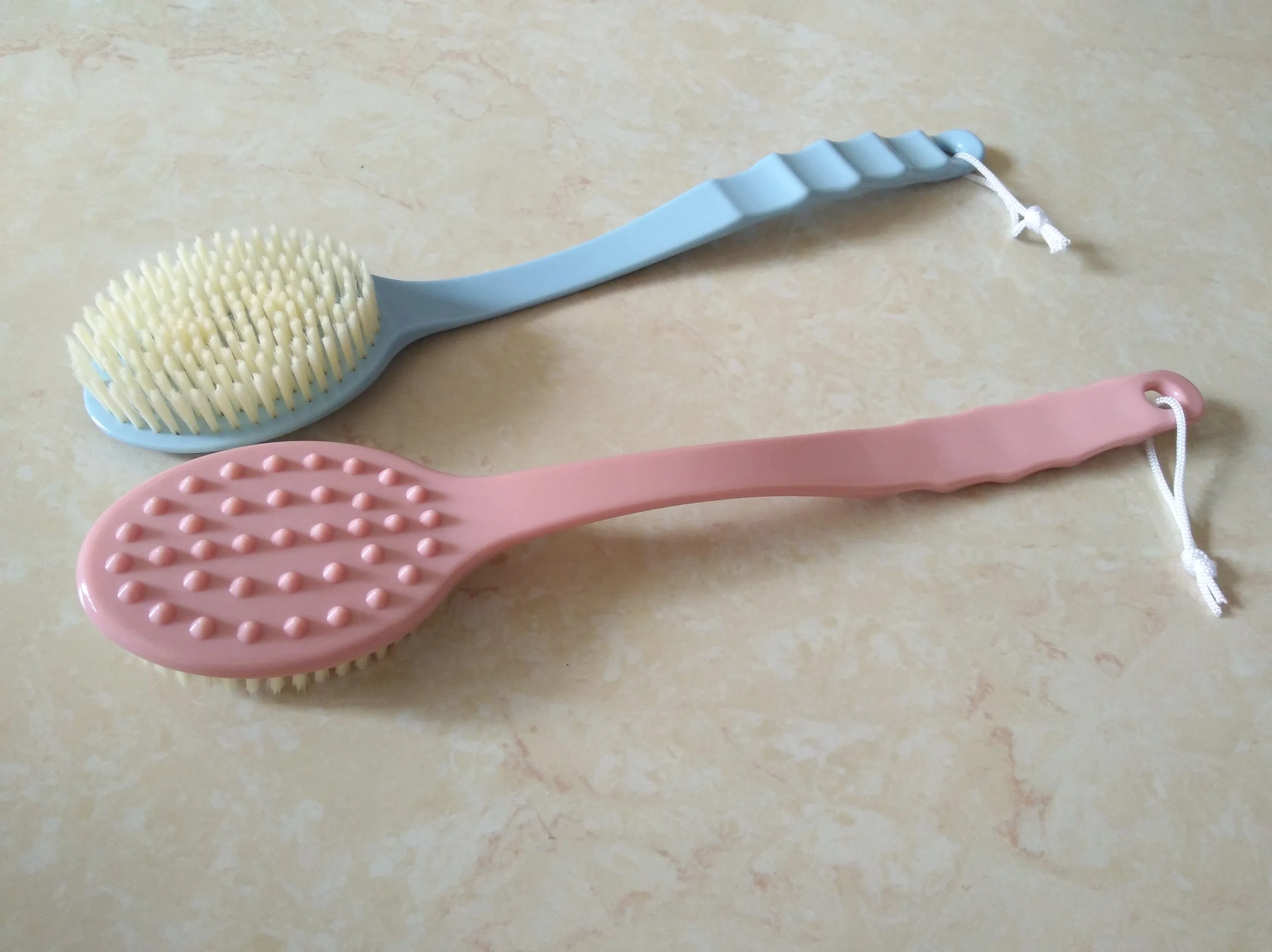 Wholesale/Supplier High quality/High cost performance  Plastic OEM Logo Dry Skin Body Bristles Bath Brush