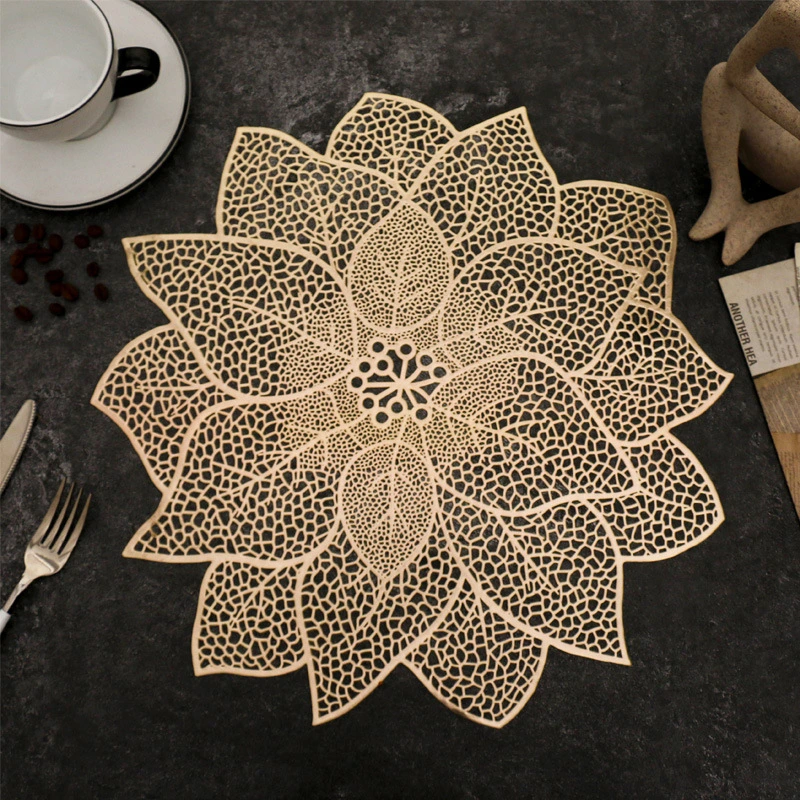 Creative Design Flower Shaped Vinyl Placemats for Dinner Table