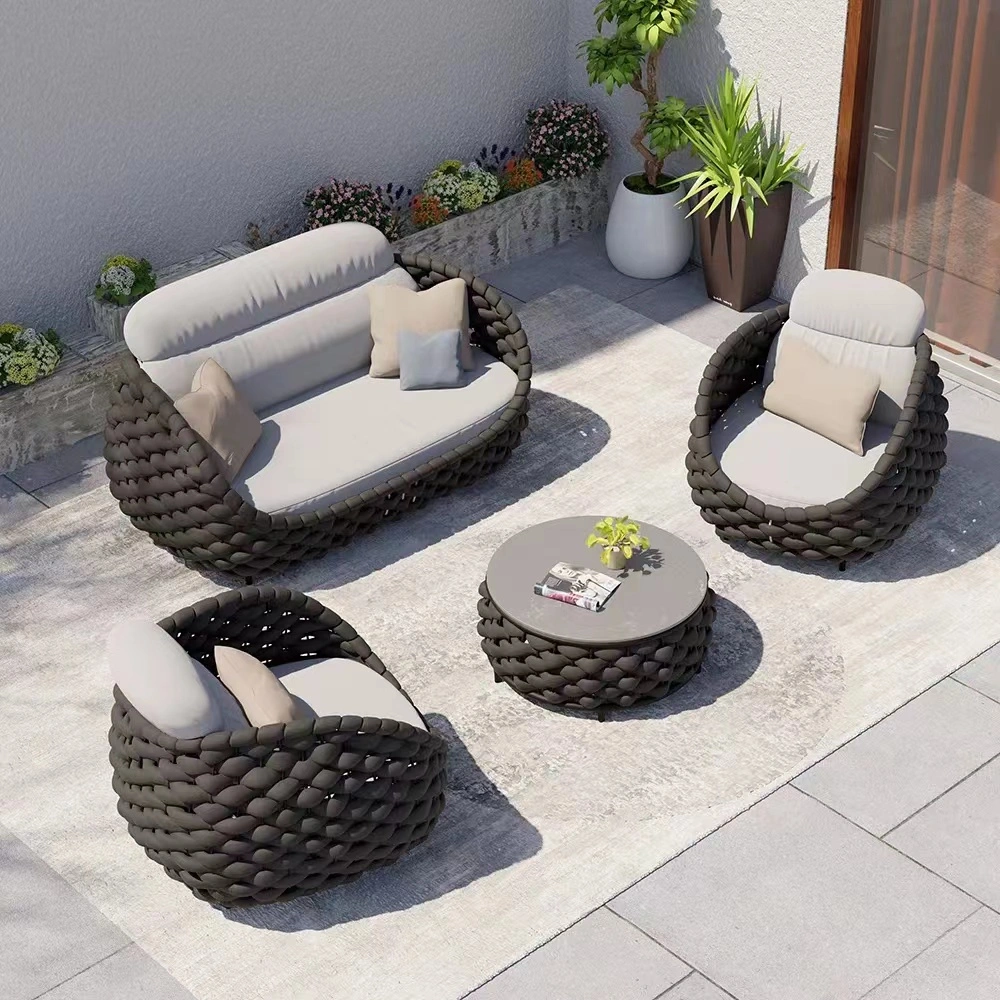 Ensemble de canapé en aluminium pour jardin et patio au design moderne, idéal pour meubler votre espace extérieur à la plage.