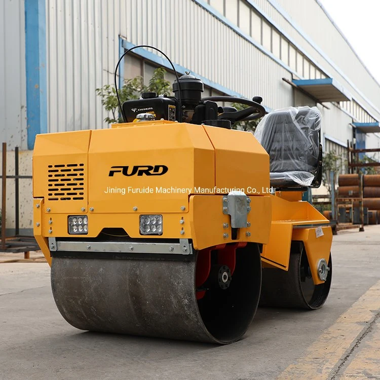 700kg Construcción de la transmisión hidráulica máquina de viaje en doble Drums Road Rodillo