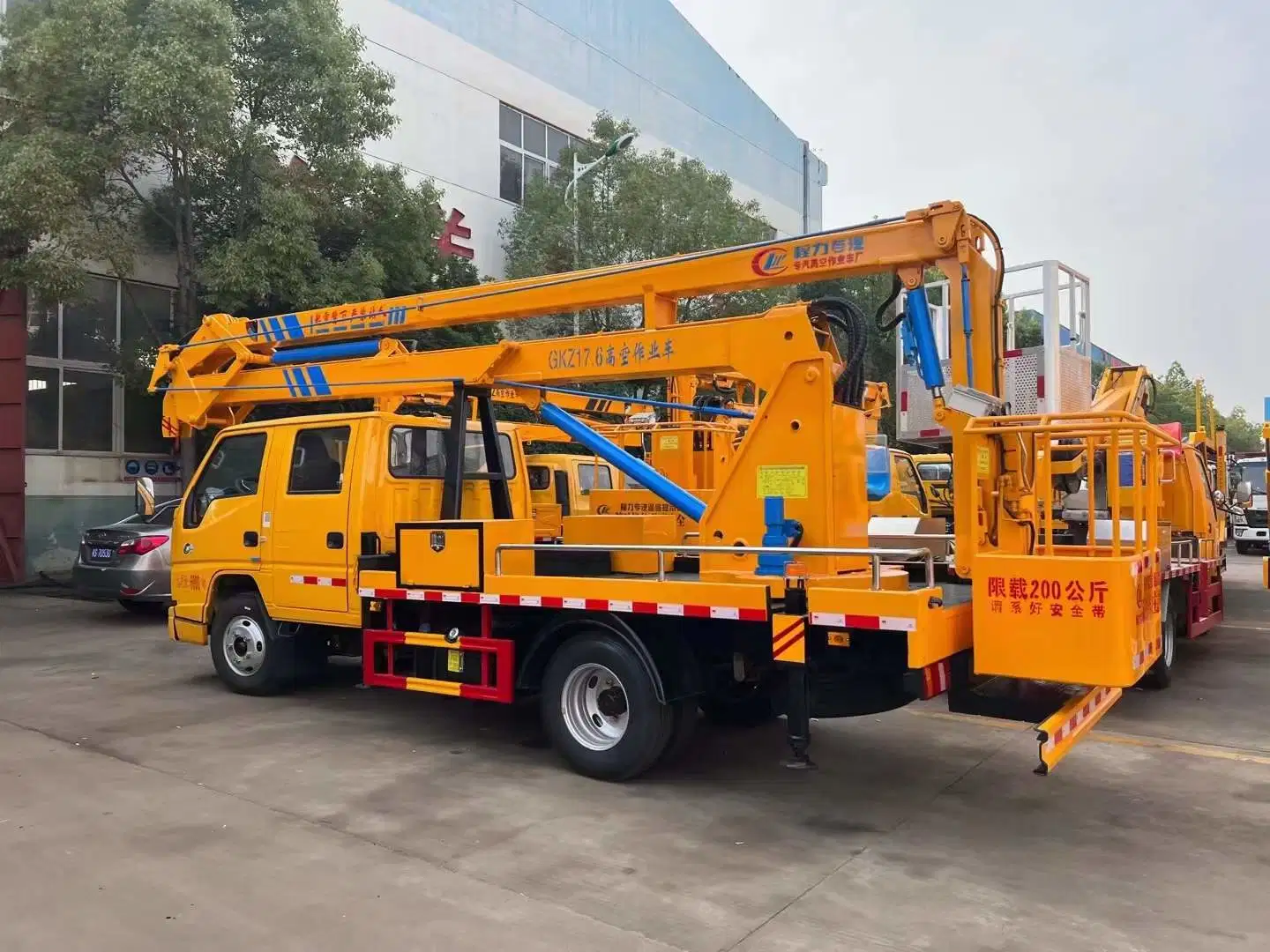 Jmc 4X2 Hydraulic Aerial Working Platform Hydraulic Aerial Cage Truck 13m High Altitude Operation Truck