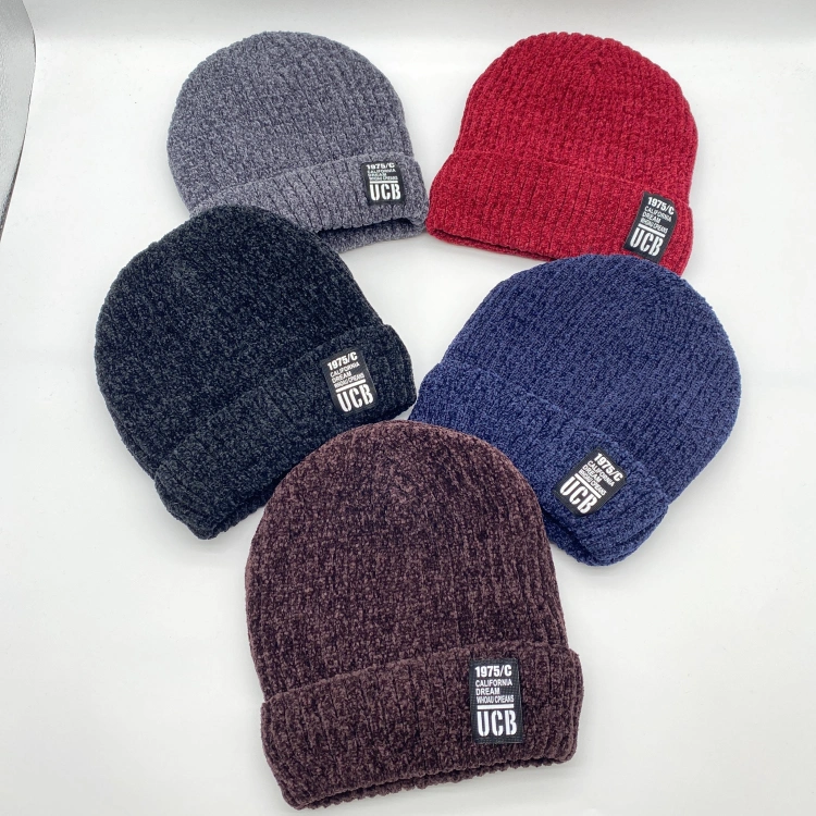 El invierno cálido rojo acrílico Cuffed Mayorista/Proveedor bordados tejidos de los hombres Beanie sombreros