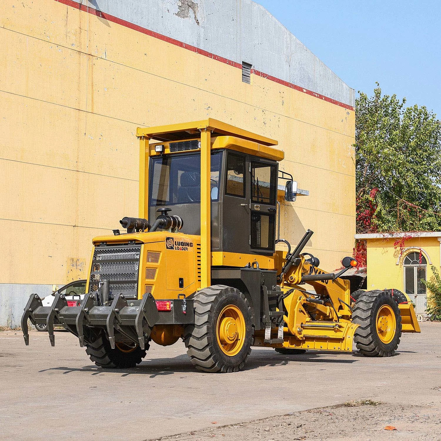 Luqing Road Machinery 120HP Articulated Paver Graders Hydraulic Motor Grader with Ripper and Blade