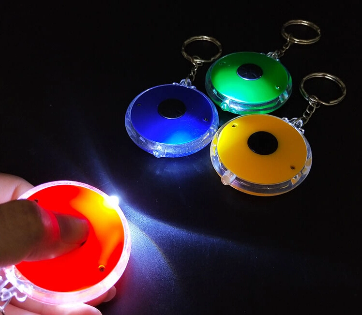 Llavero de LED redondo de plástico UV Light Key Ring Event utilizado Luz intermitente de regalo