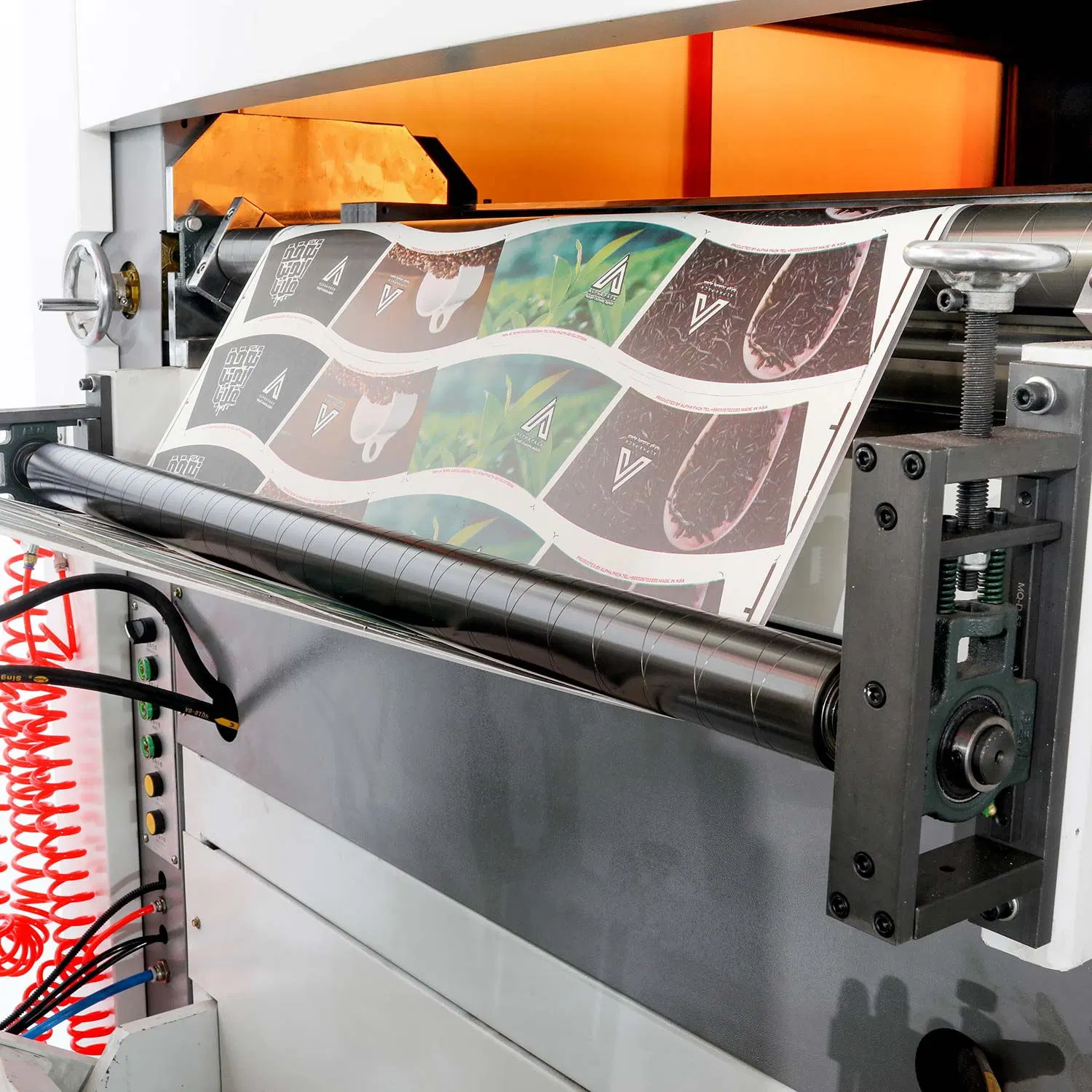 Rollenpapier Stanzen und Rillen Maschine 210times/min