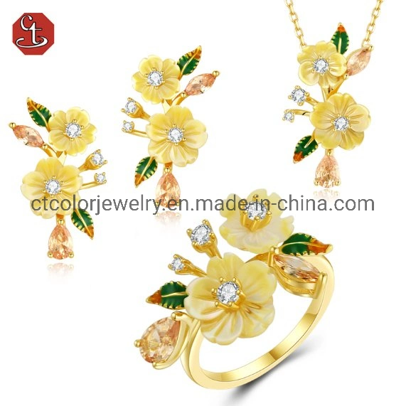 Shell hermosas joyas de moda de flores Flor de Oro elegante colgante Collar Colgante de zirconio como