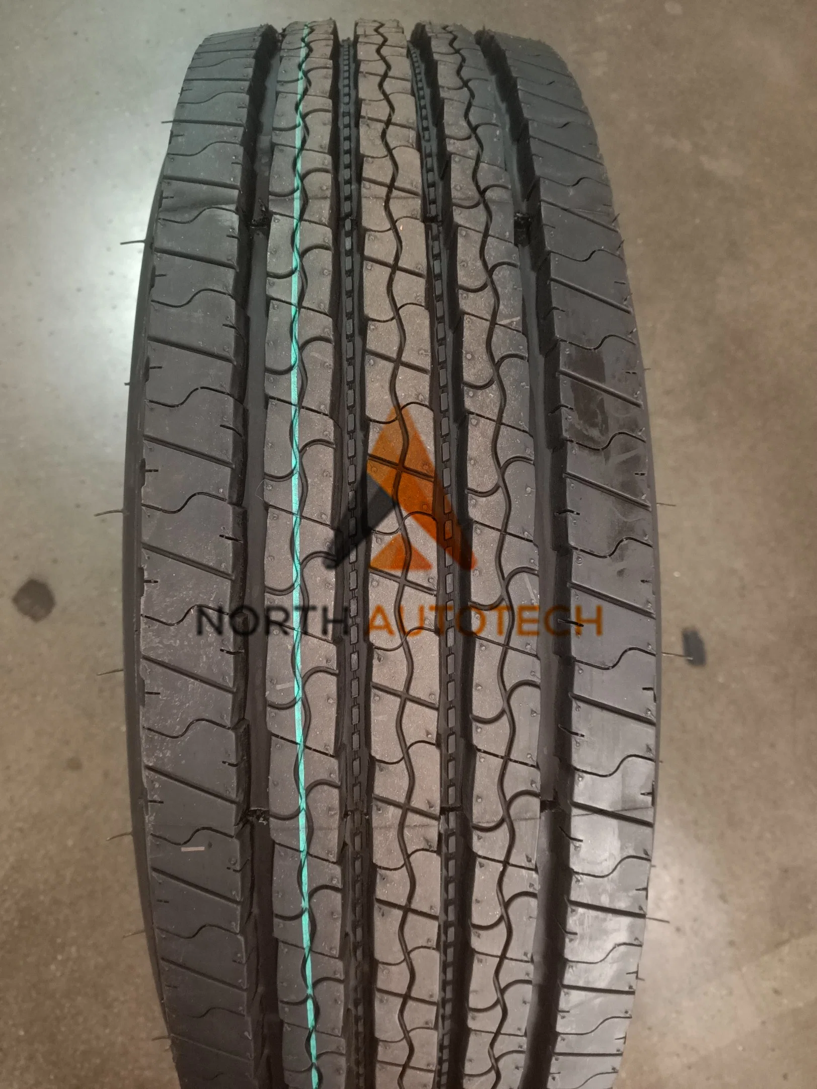 Truck Radial Trailer Tyre 235/75 R 17.5 18 Pr with DOT Certificate for 15000 Lbs Axle