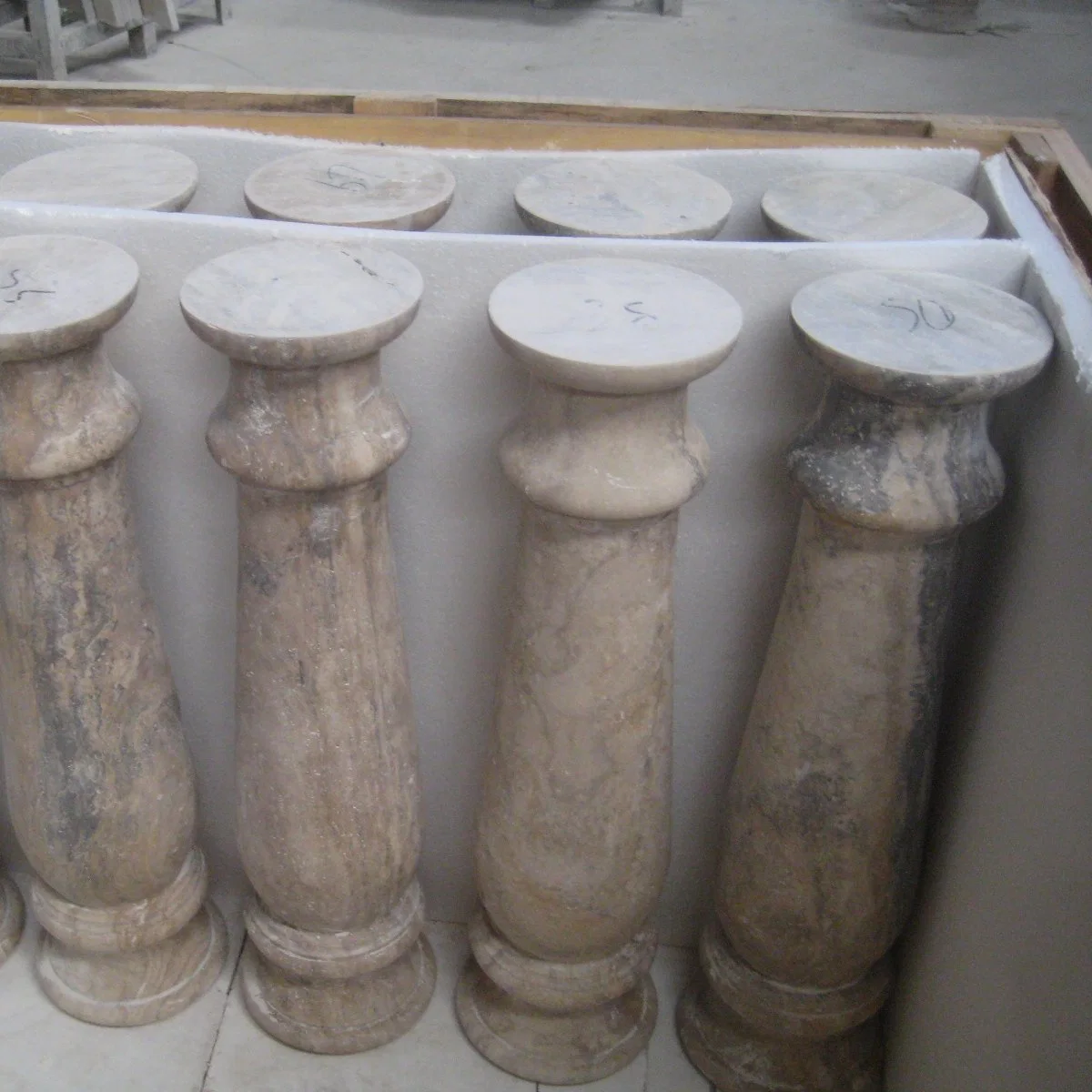 Beige travertin Balustrade ronde pour escaliers