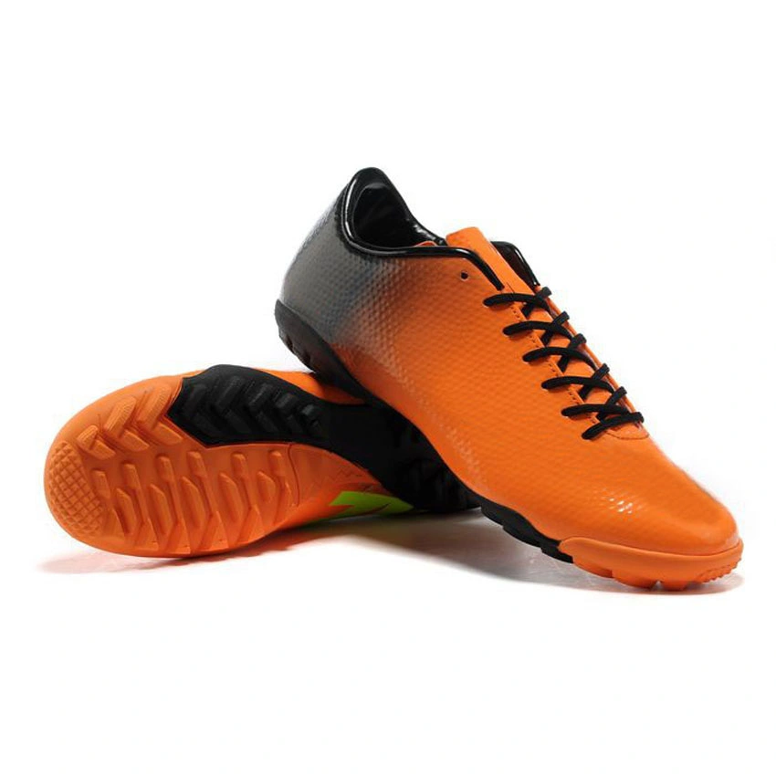 OEM New Casual and Comfortable Football Boot