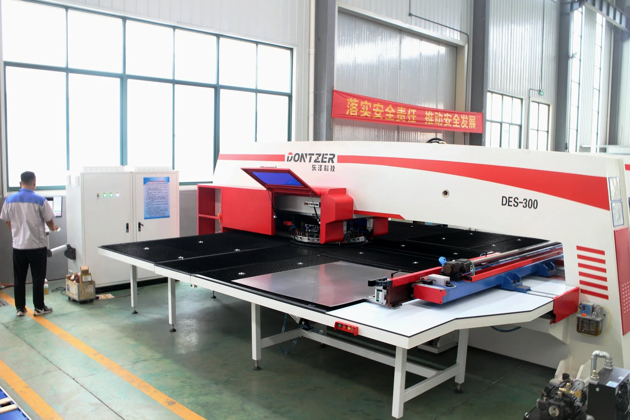 Original Factory- Mechanical Driven CNC Turret Press Punching Machine for Stainess Steel, Copper, Aluminum Blinds, Shutters, Shades, Cabinet