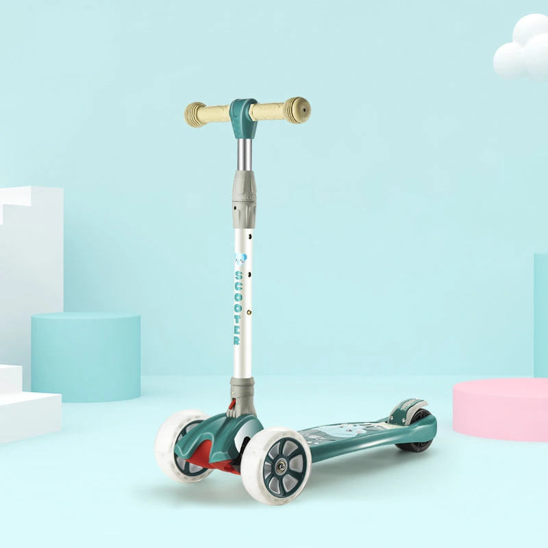 2022 Comercio al por mayor Scooter Kick Pedal Niños 2-8 años de Pie regulable plegable de tres ruedas juguetes niño niños Flash Moto 3 ruedas