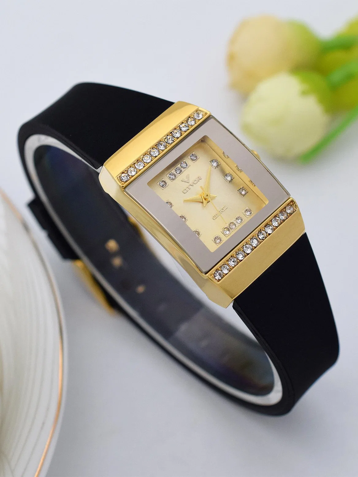 Heißer Verkauf Wasserdichte Silikon-Armband Lady Watch Alloy Watch