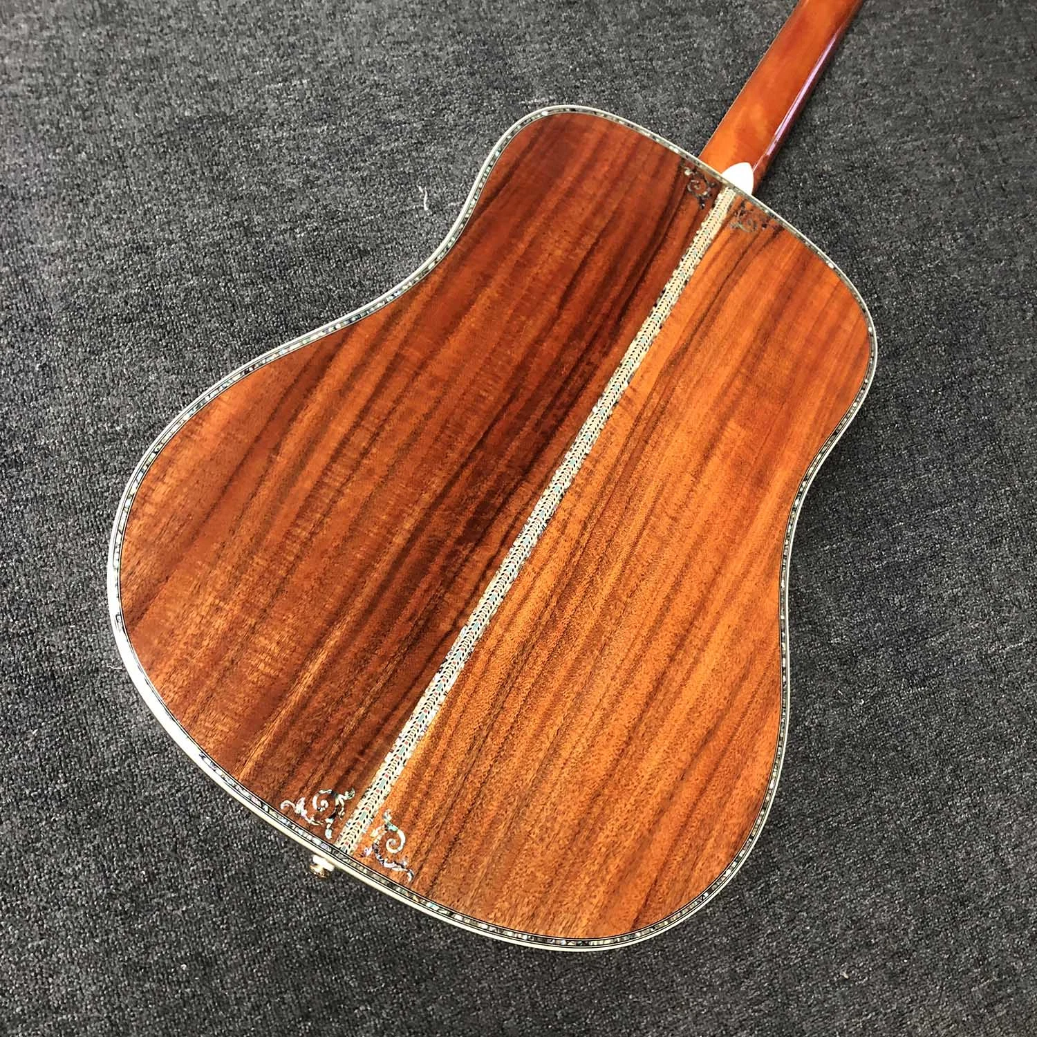 Custom cuerpo redondo de 41 pulgadas de madera maciza Koa Abalone Árbol de vida obligatorio Inlay Logo paraguas guitarra acústica de 45 mm de ancho de la tuerca