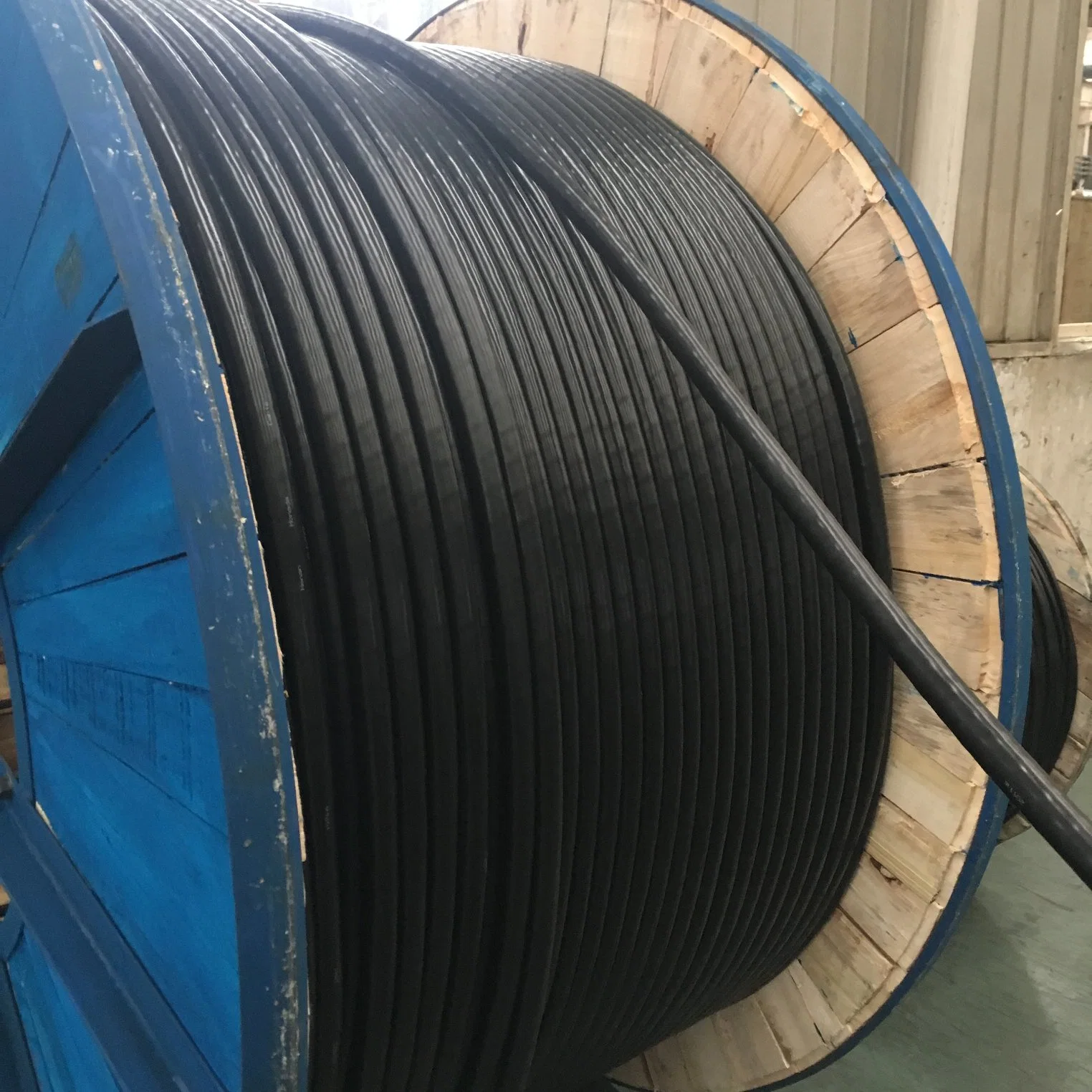 N2xb2y XLPE Insulated HDPE Sheathed Steel Tape Armoured Copper Power Cable